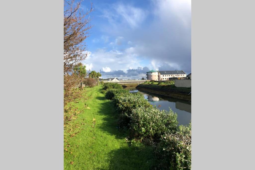 Canal View Belmullet Luaran gambar